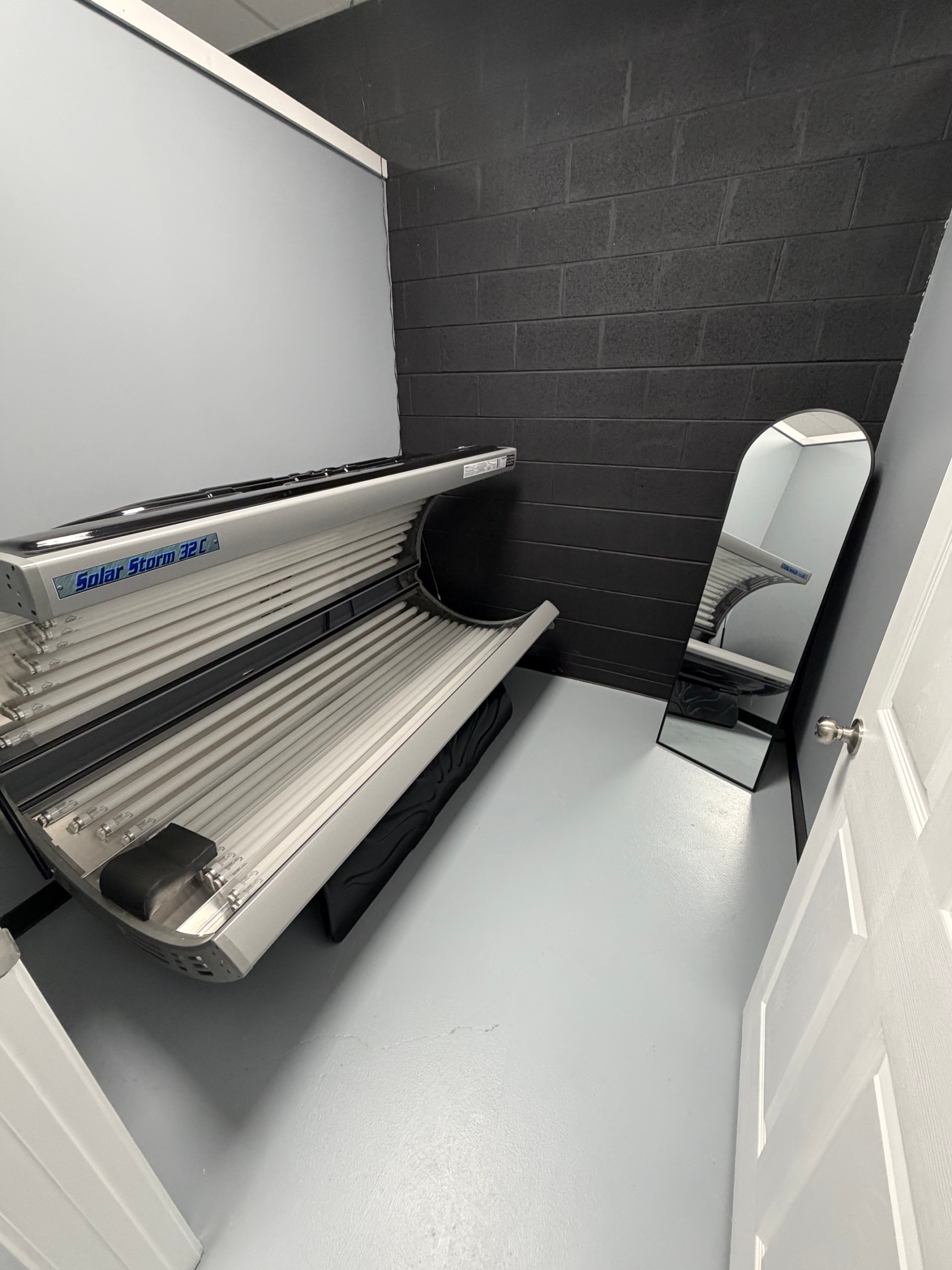Tanning room at Valley Gym and Tanning